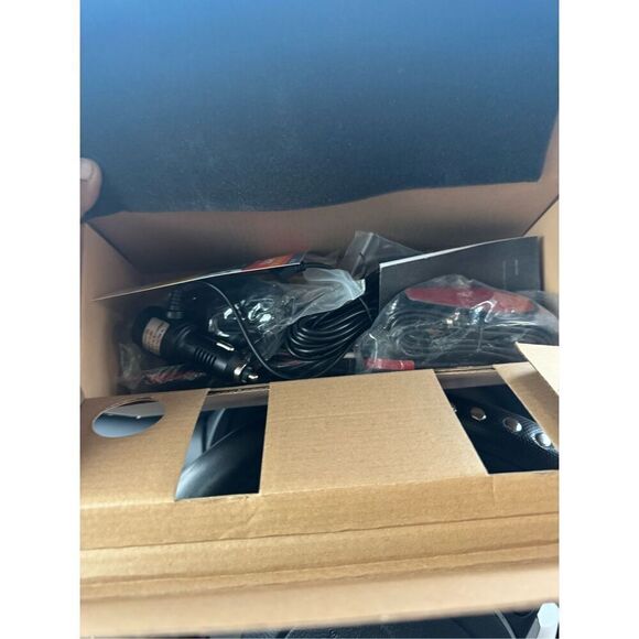 Nib Uzivo 4 channel  mirror dash & backup camera - Picture 4 of 6